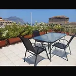 Апартаменты Stunning Kalsa